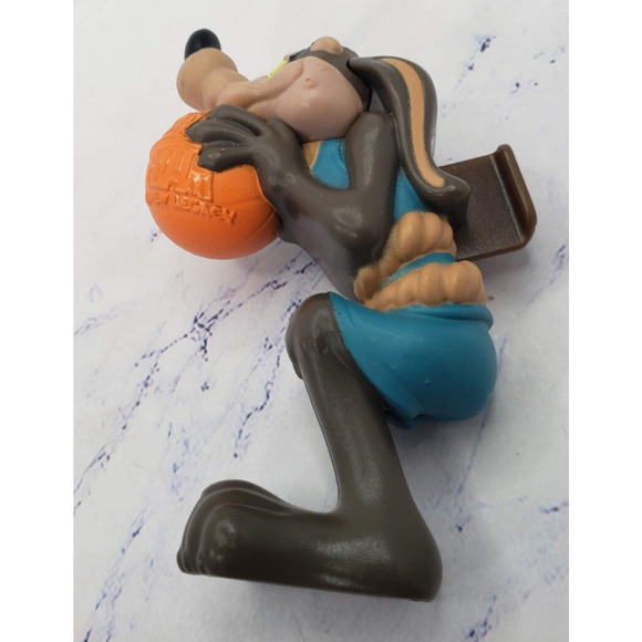2020 Space Jam Wile E Coyote Basketball Figure McDonalds Happy Meal Toy - Picture 6 of 8